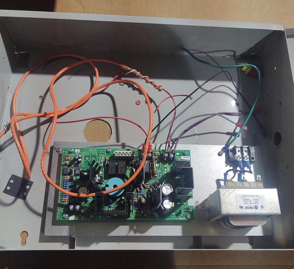 Used 🔥505-12 POWER SUPPLY/ BATTERY CHARGER FIRE ALARM/ SECURITY EQUIPMENT
