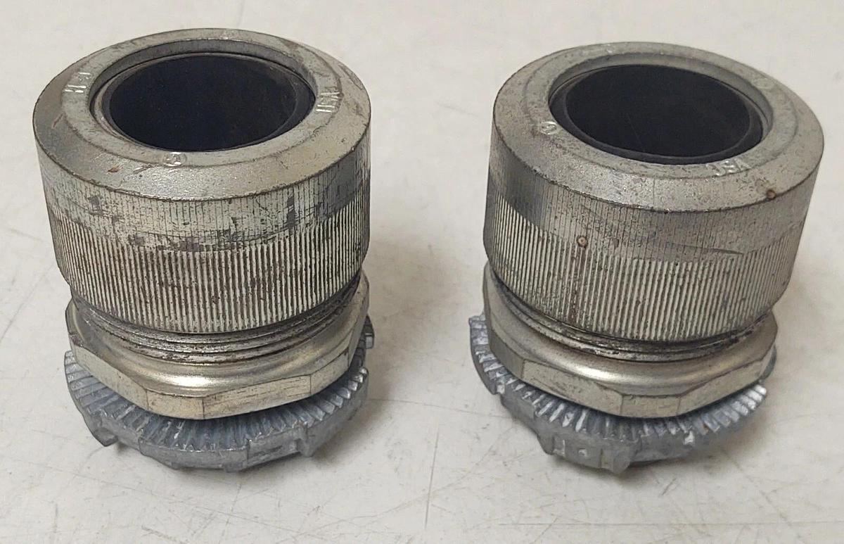 🔥 2 NEW  Cooper, Crouse-Hinds, Cable Cord Grip, 1-1/4" Gland, 1-1/4 Male Thread