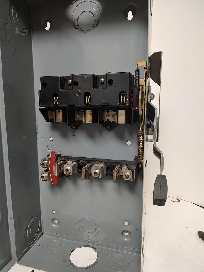 Used Square D D324N Safety Switch 3 Pole 200 AMP 240 Volt Fusible Disconnect