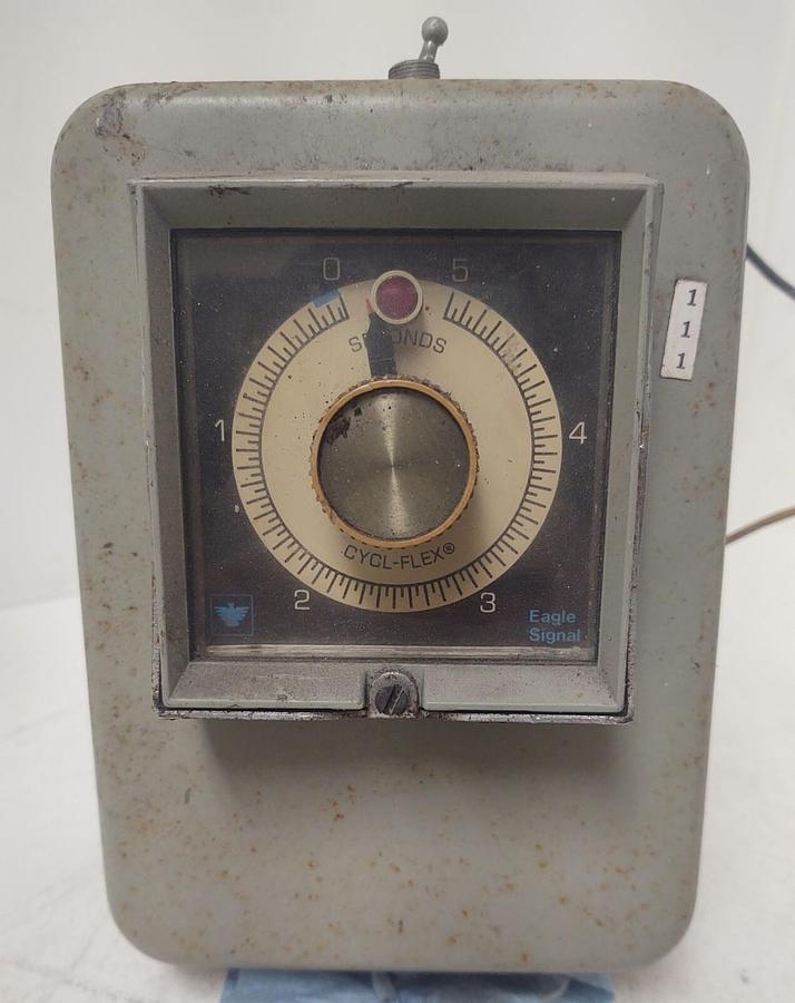 Used 🔥 EAGLE SIGNAL CYCL-FLEX TIMER  0-5 SEC. with Enclosure.