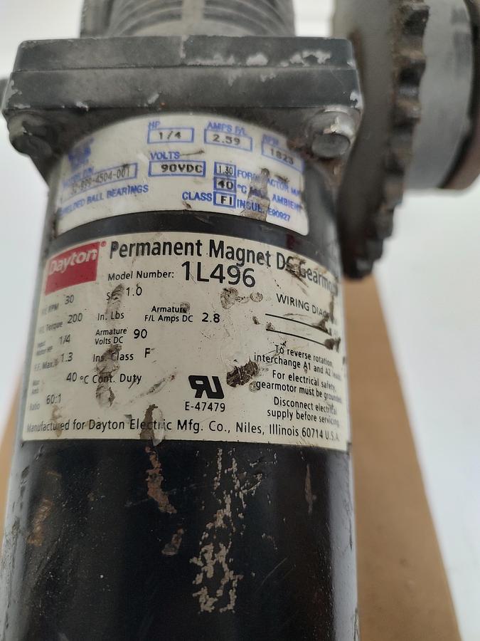 Used Dayton 1/4hp 30rpm DC Gear Motor 1L496