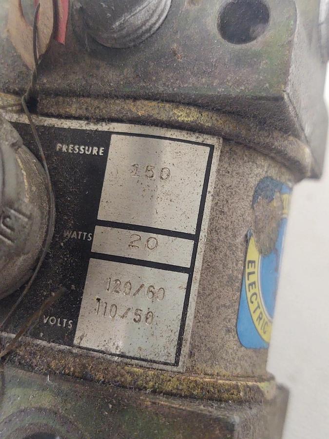 Used 🔥 Skinner Valve Division V935DB2150 150PSI 120/60hz 20W 4 Way Valve
