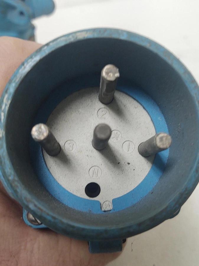 Used 🔥RUSSELLSTOLL COVERED RECEPTACLE WITH BASE 3F0414 & 3MP414 PLUG 30A 600V