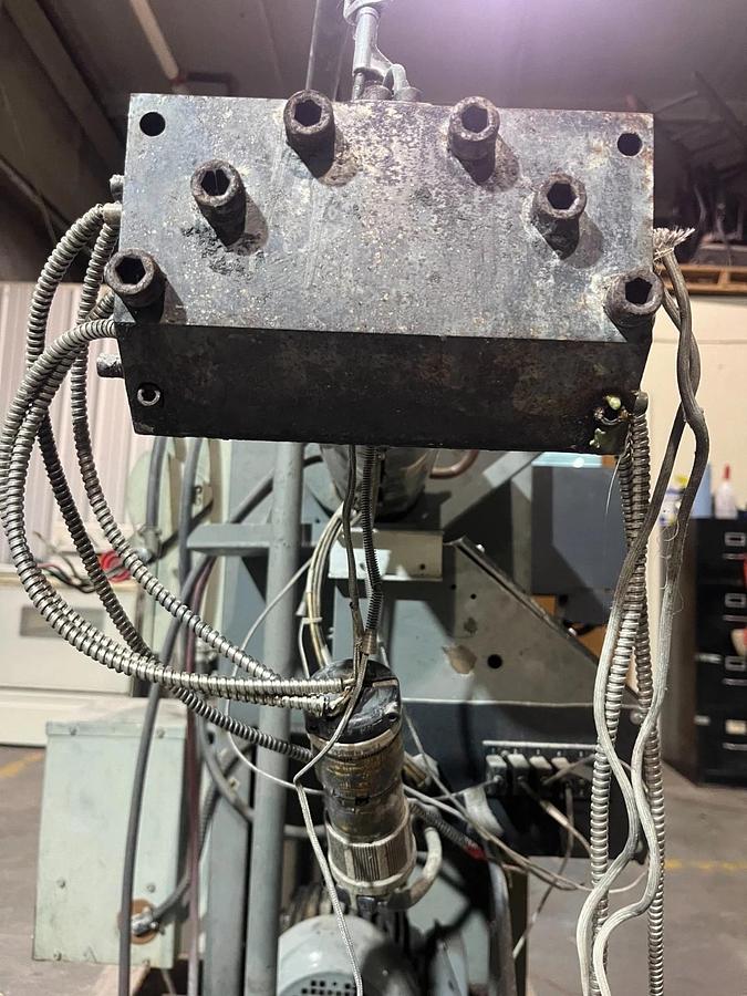Used Plastic 1” Extruder with Ribbon die Roll Stand and cooling tank Included 480V