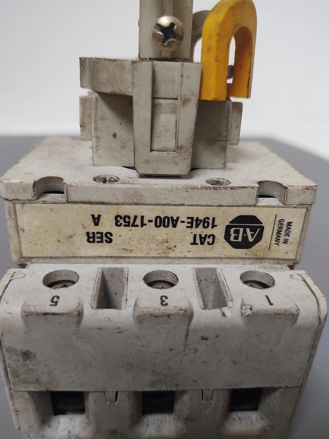 Used 🔥ALLEN BRADLEY 194E-A00-1753 / 194EA001753 Machine Disconnect Load Switch