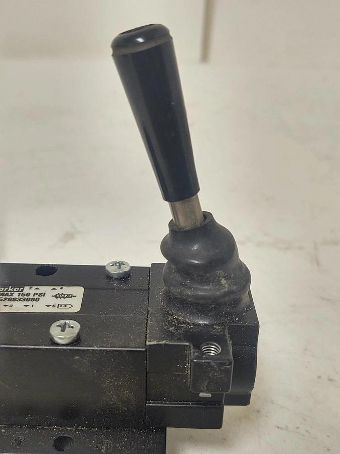 🔥 NEW PARKER MANUAL DIRECTIONAL CONTROL VALVE 520833000, 150 PSI MAX
