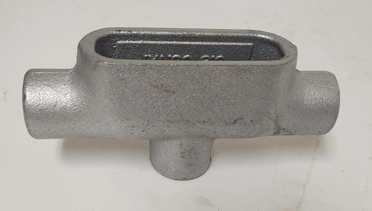 🔥 (27 PCS LOT) Crouse-Hinds TB17 Threaded Conduit Body 1/2" TEE