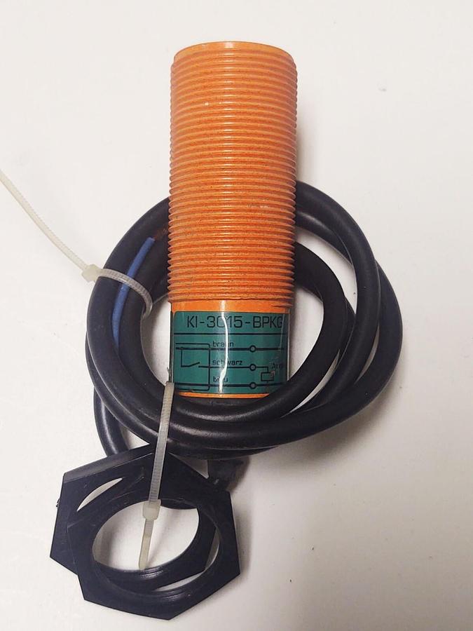 Used Efector  KI-3015-BPKG Capacitive Proximity Sensor 10-55 Volt Free Ship