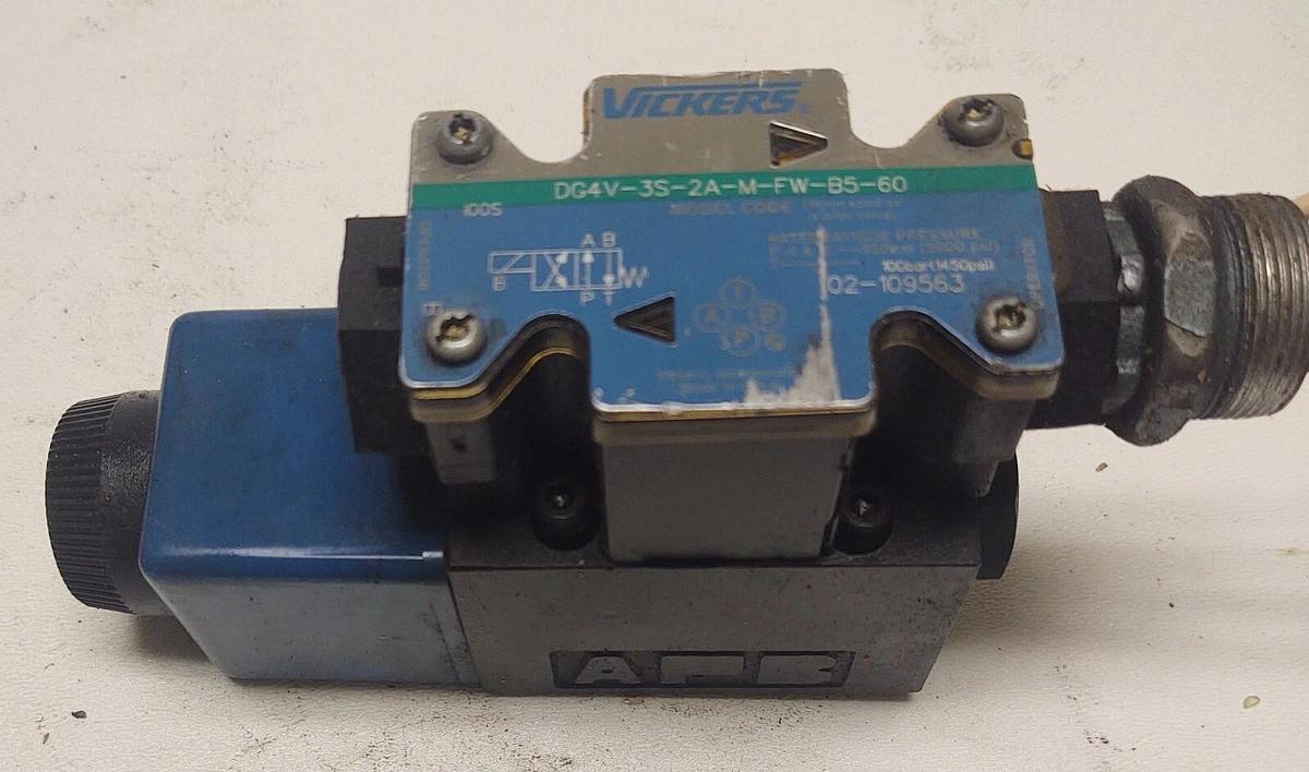 Used Eaton Vickers DG4V-3S-2A-M-FW-B5-60 Directional Valve /  Free Shipping