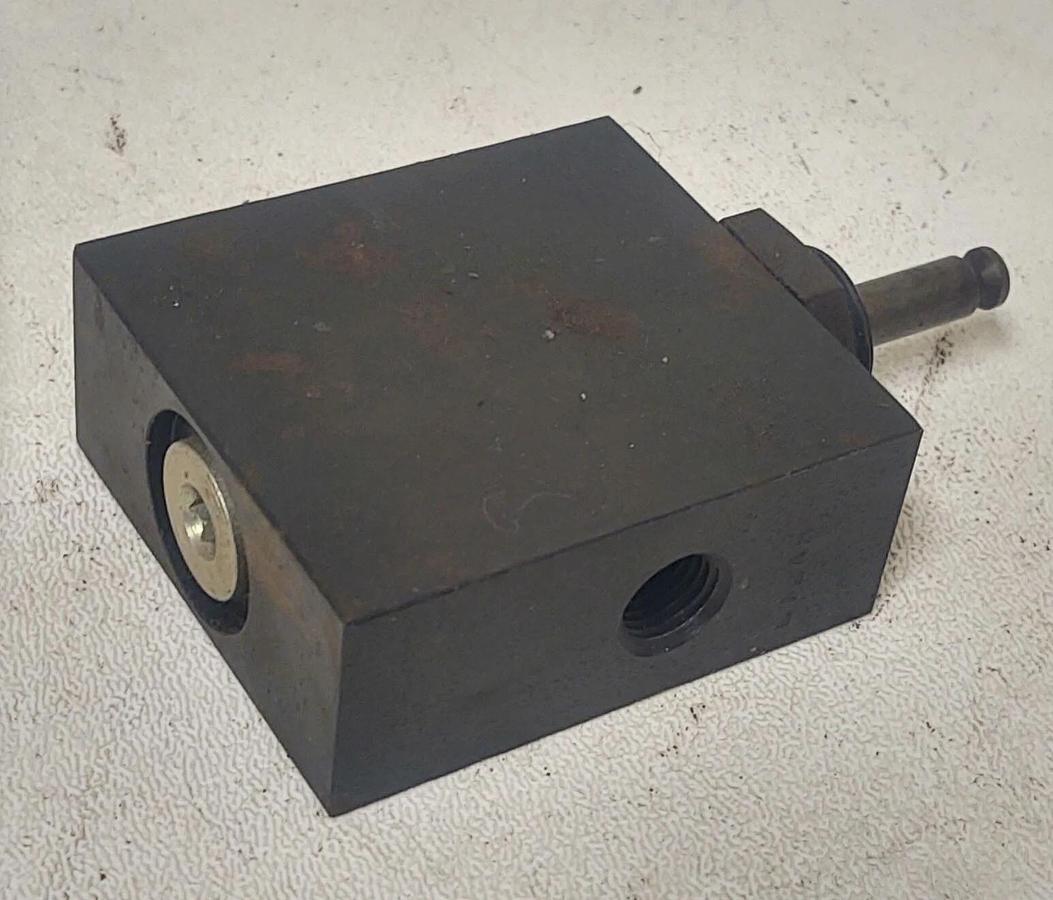 Used 🔥Parker GT400S 4CLG Hydraulic Gauge Isolator Valve 1/4 NPT, Manual Push Test