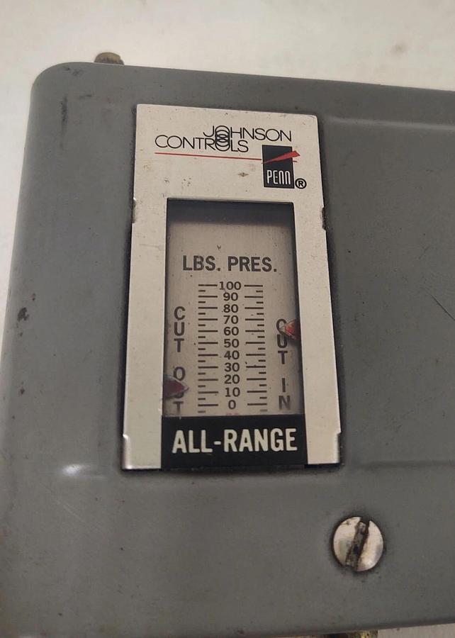 Used 🔥Johnson Controls P70AB-2 Open Low 36” Cap. 1/4” Flare Nut Range 20/100 PSIG