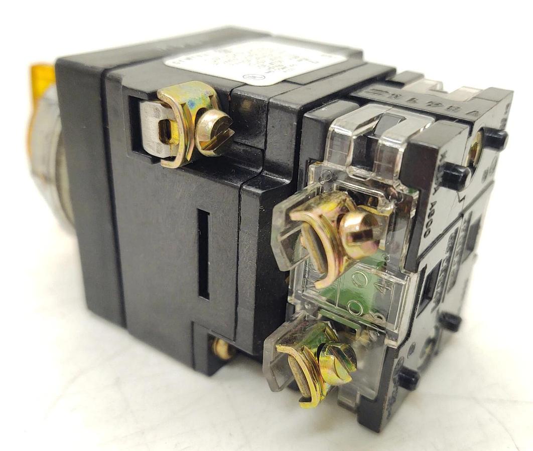 🔥 (NEW) General Electric CR104PST34M11S2 3-Position GE Switch 1 NO 1 NC Contact