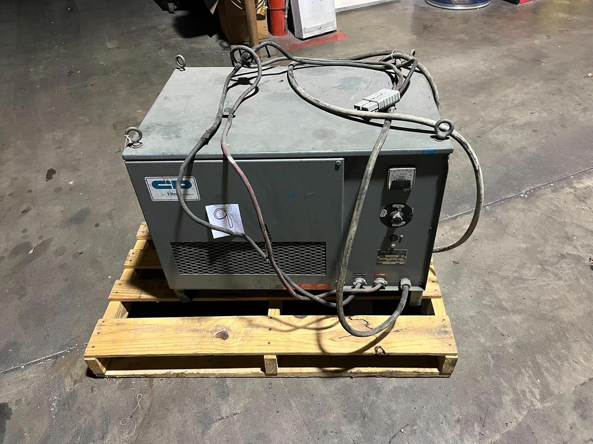 Used Forklift Battery Charger C & D ER18HH115G 36 Volt 18-Cell 208/240/480 3 phase
