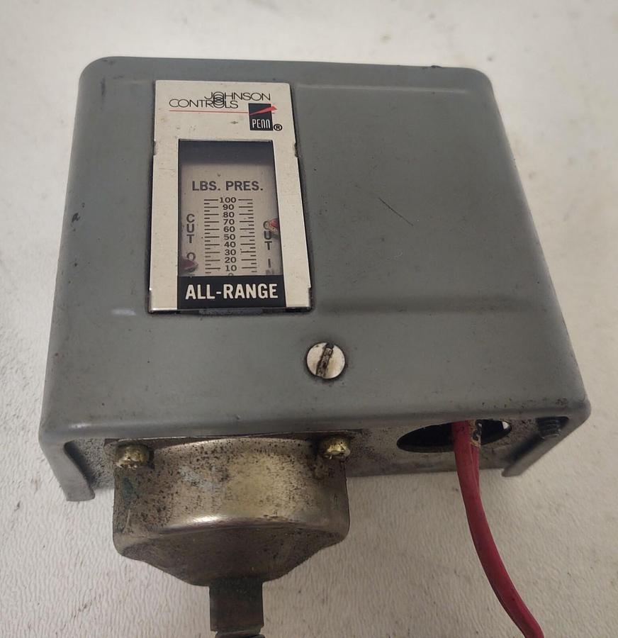 Used 🔥Johnson Controls P70AB-2 Open Low 36” Cap. 1/4” Flare Nut Range 20/100 PSIG