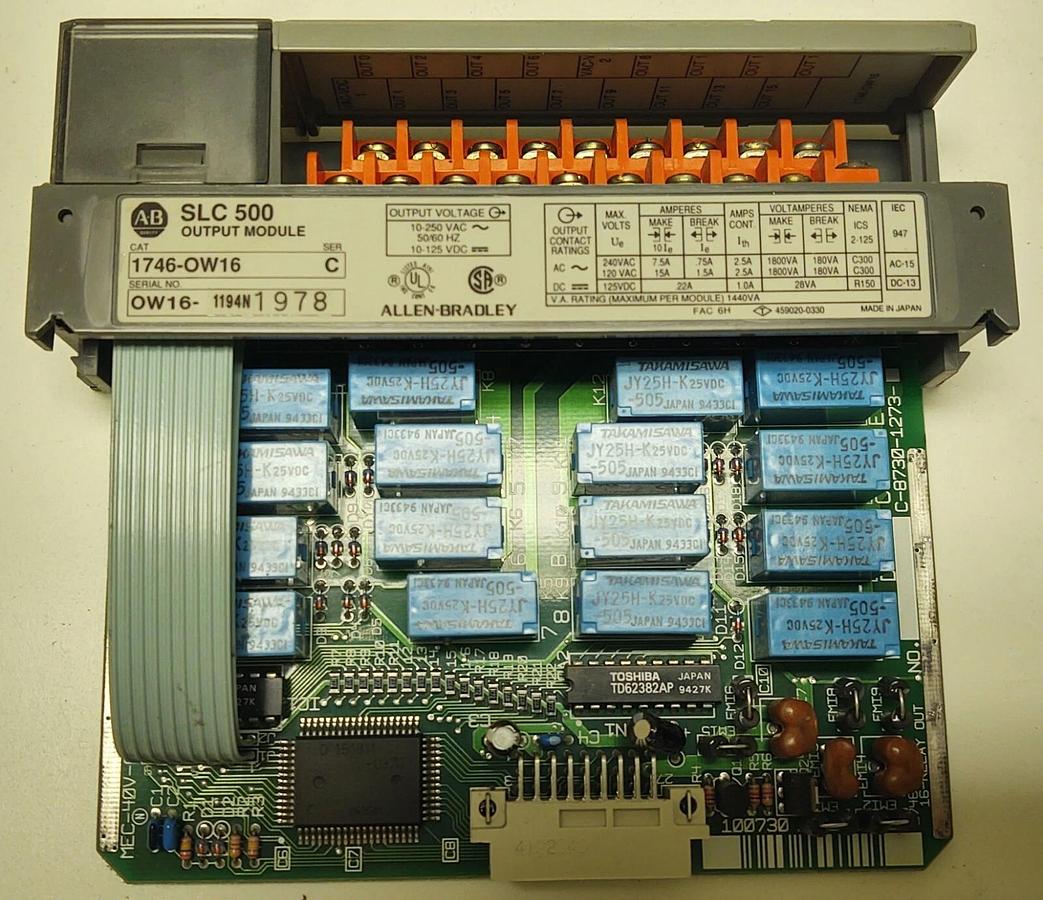 Used Allen-Bradley PLC 1746-A4 SLC500 DC Input, DC Sink, Relay Output + SLC 5/01 CPU