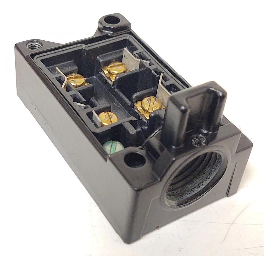 🔥 NEW (7 PCS) GE CR215GR1 Single Pole Receptacle Plug in Limit Switch Base