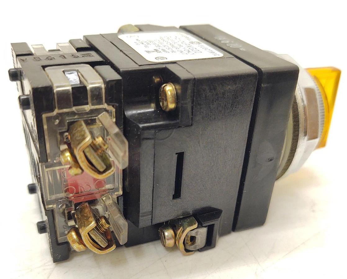 🔥 (NEW) General Electric CR104PST34M11S2 3-Position GE Switch 1 NO 1 NC Contact