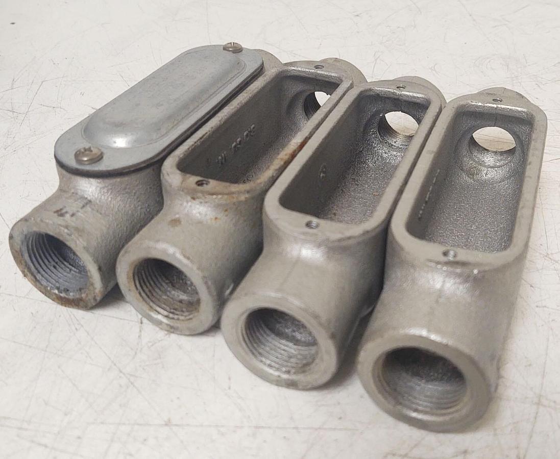 🔥(4 PCS NOS) Crouse-Hinds 3/4” C Conduit Fitting C28 one with cover and gasket