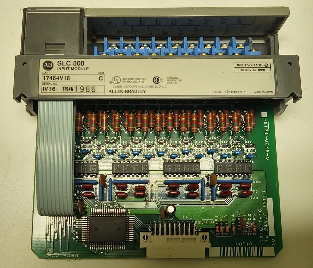 Used Allen-Bradley PLC 1746-A4 SLC500 DC Input, DC Sink, Relay Output + SLC 5/01 CPU