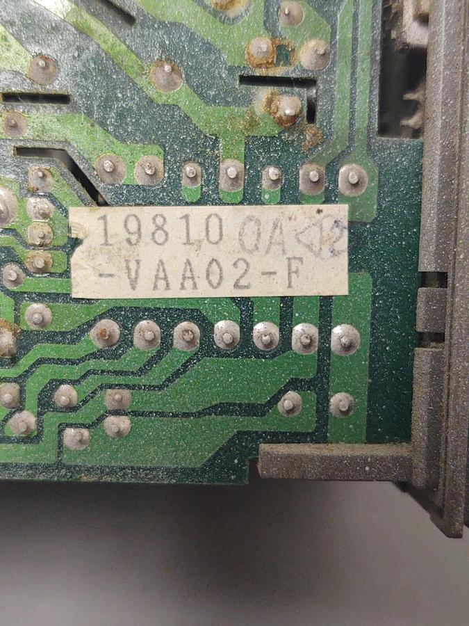 Used 🔥AEC INTERNATIONAL Temperature Controller VAA02-F - No Socket