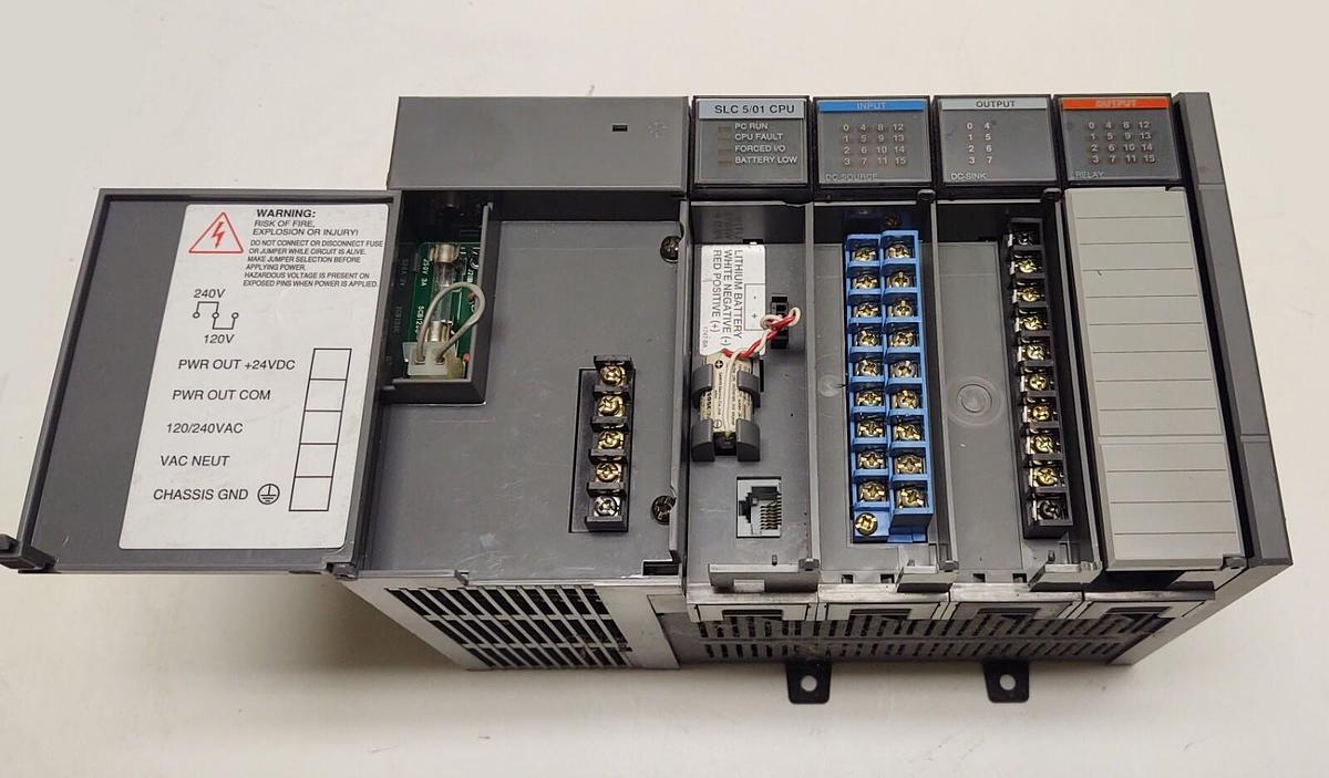 Used Allen-Bradley PLC 1746-A4 SLC500 DC Input, DC Sink, Relay Output + SLC 5/01 CPU