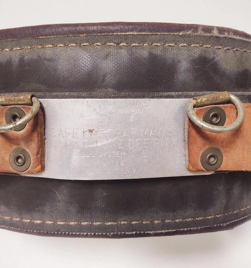 Used Lineman Bell System - Buckingham Body Belt - With Canvas Tool/Parts Bag Right 24