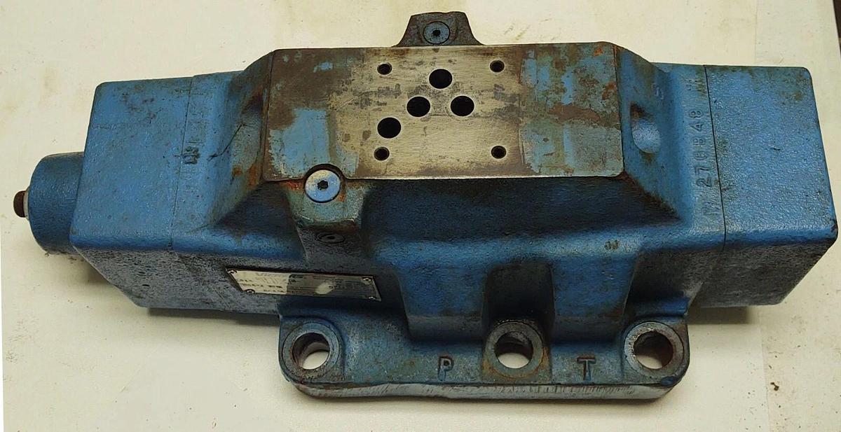 Large Hydraulic Valve 88lb Vickers DG5S4 109A-853 NOS