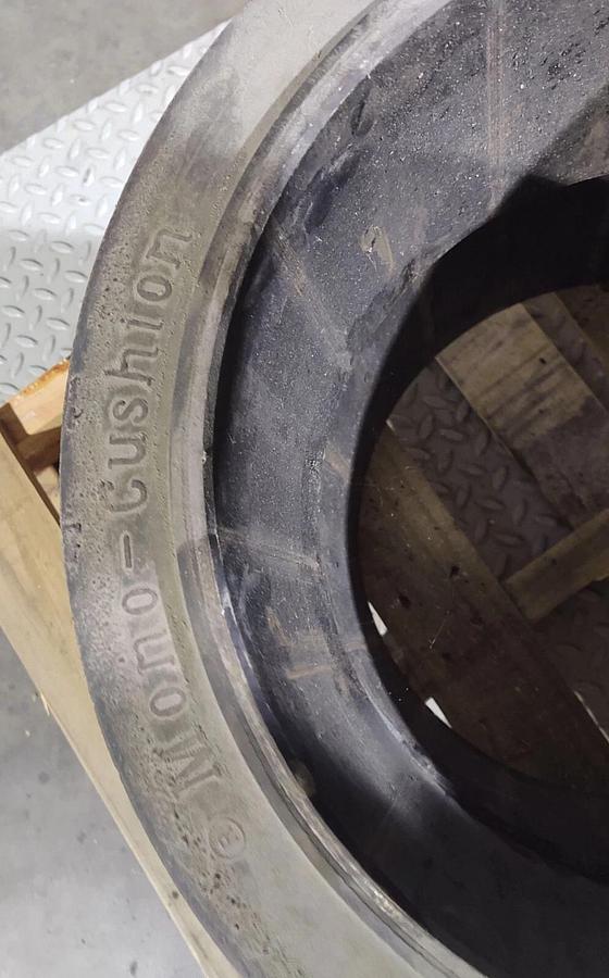 Used (2) 21x9x15 Tires Mono Cushion Forklift Press-On Smooth Tire 21/9/15 USA 21915