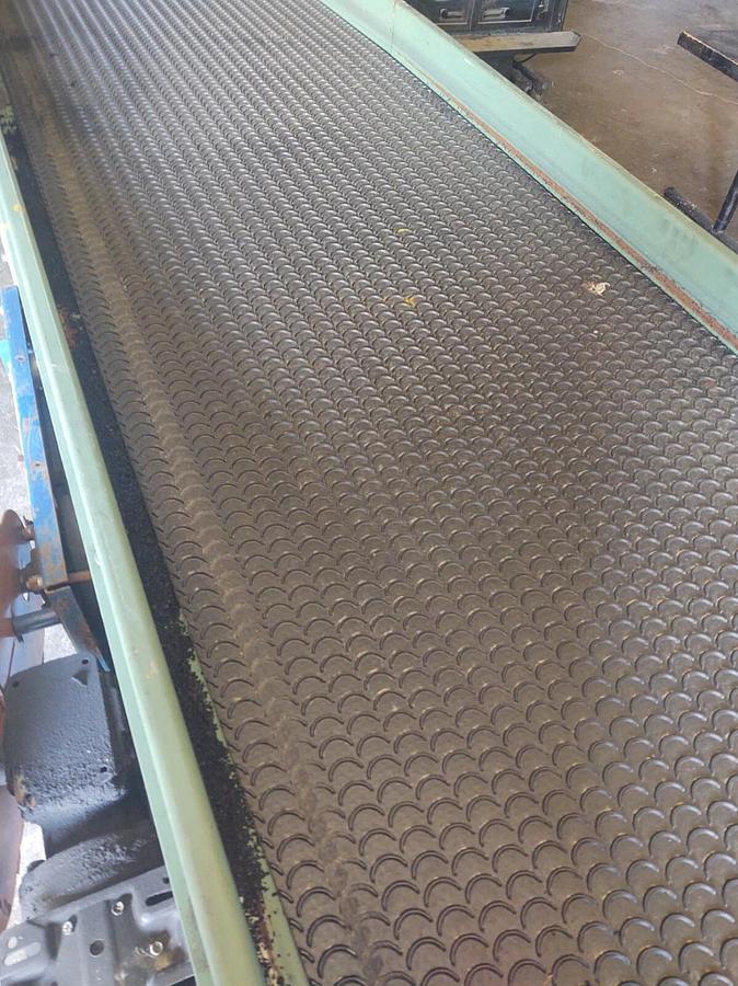 Used 🔥Roach 21'x30" Power Conveyor 1/2 Moon Material Belt in Good Condition