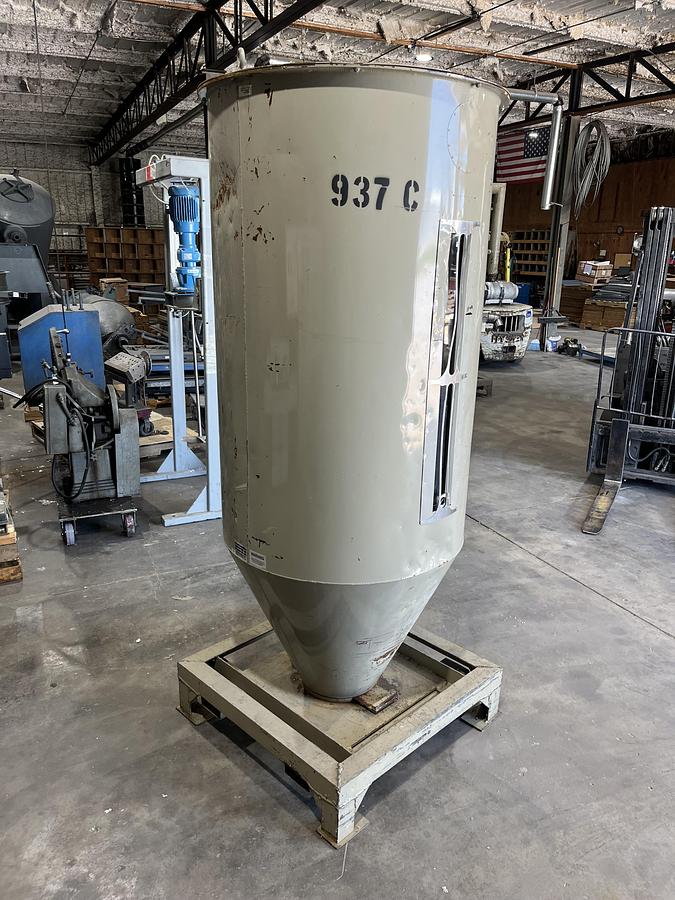 Used CONAIR CH33-21 21 Cu Ft drying hopper