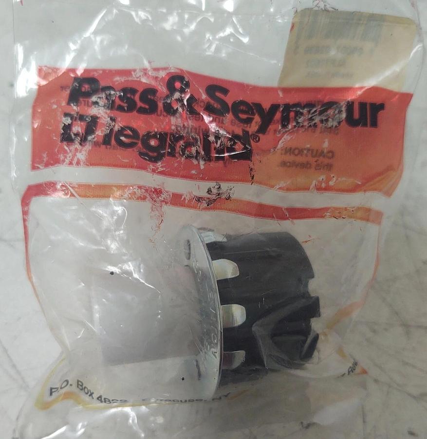 🔥 NEW Lot of 4 New Pass & Seymour ALF77502 Lamp Holder