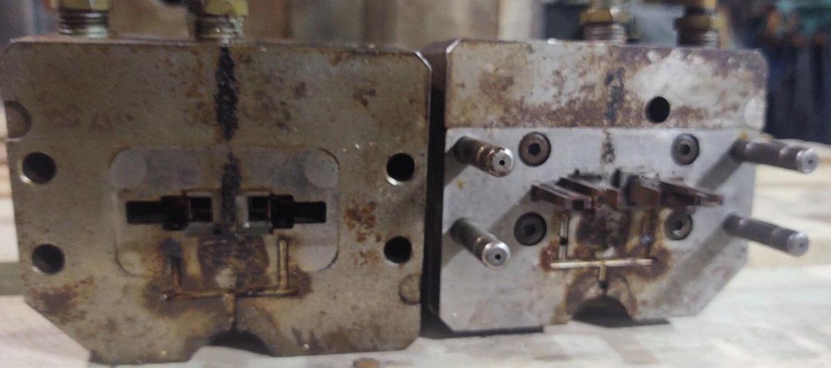 Used 🔥 Plastic Injection Vertical MUD "Master Unit Die" Quick Change Mold Base