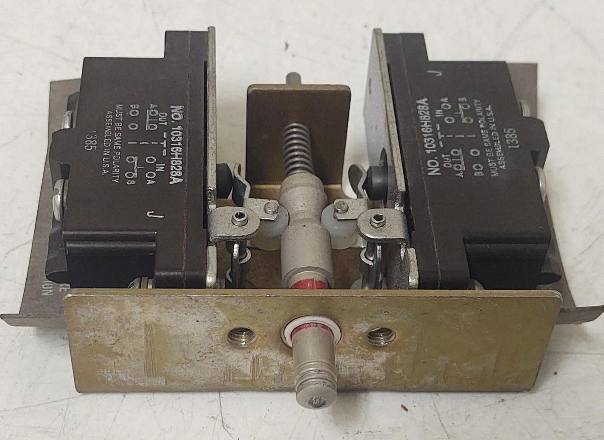 Used 🔥 Cutler Hammer 10316H828A Dual Position Plunger Limit Switch TESTED