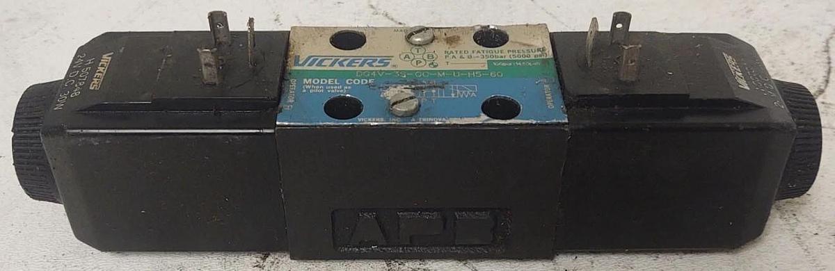 Used 🔥DG4V-3S-CC-M-U-H5-60 Eaton Vickers Hydraulic Solenoid Valve 24V Coils