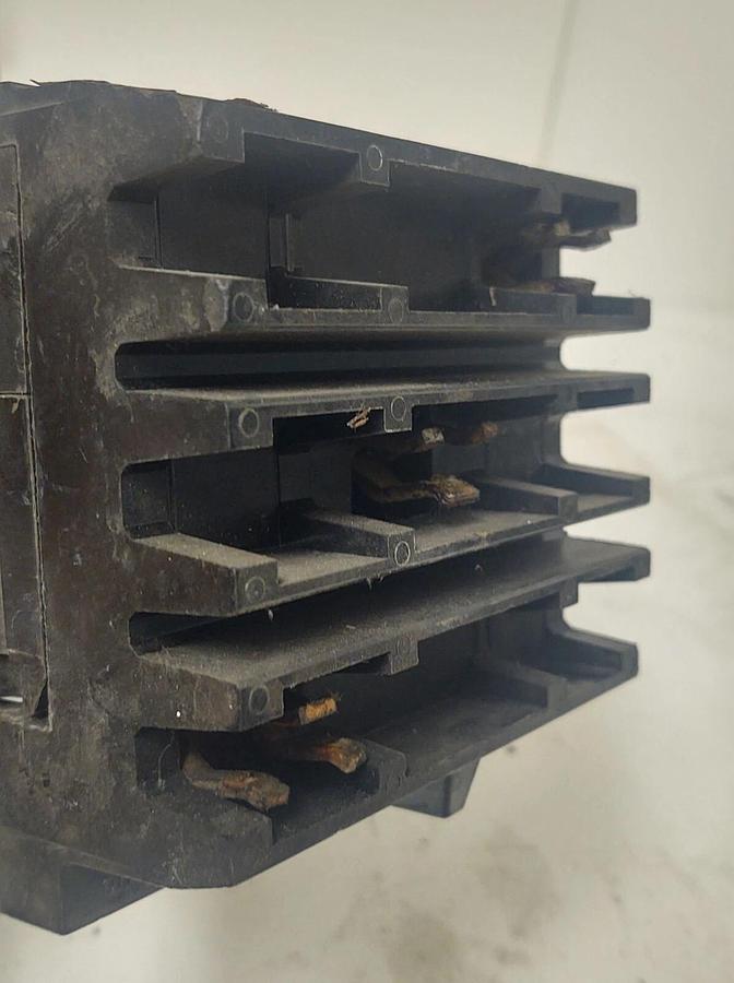 Used 🔥30A SQUARE D CIRCUIT BREAKER 3 POLE 600VAC TYPE FA 36030