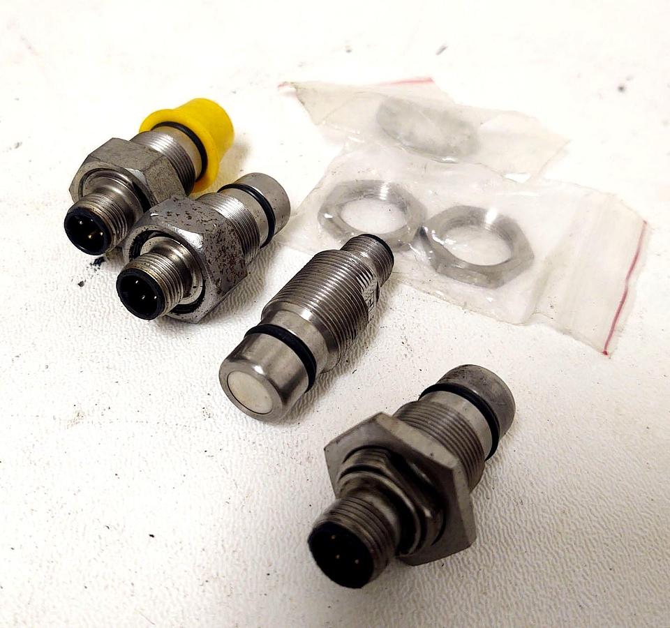 Used 🔥(QTY 4) PEPPERL INDUCTIVE PROXIMITY SENSOR 09658 ES-3101 PISTON SENSOR
