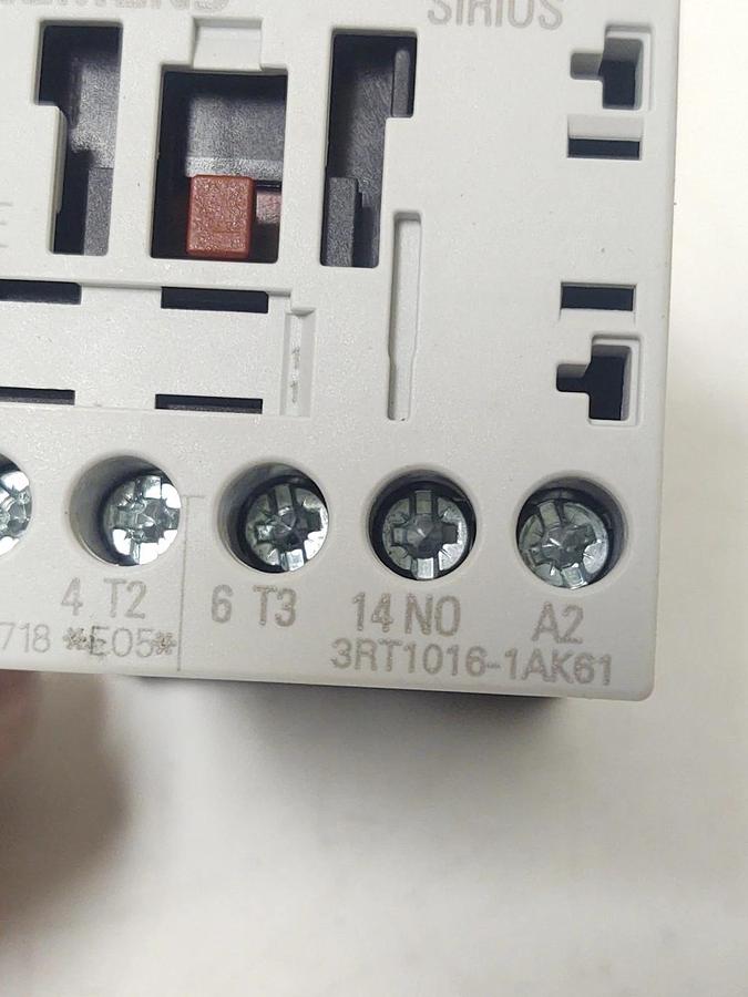 🔥NIB Siemens 3RT1016-1AK61 Contactor 120V Coil 9A