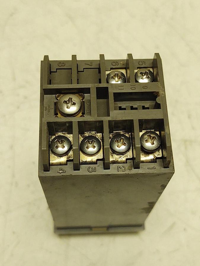 Used YAMATAKE HONEYWELL JR7710A 100 Deg C T/C Temperature Controller 100 VAC Panel