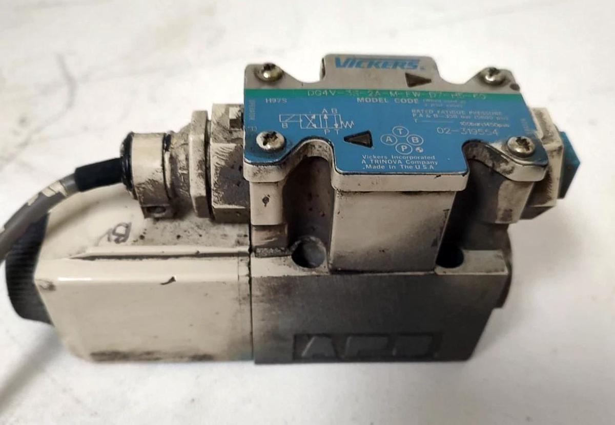Used 🔥Vickers DG4V-3S-2A-M-FW-D7-H5-60 Directional Valve
