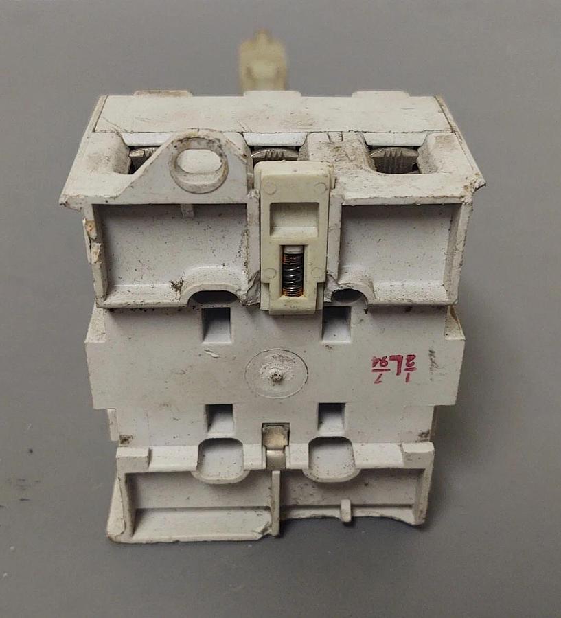 Used 🔥ALLEN BRADLEY 194E-A00-1753 / 194EA001753 Machine Disconnect Load Switch