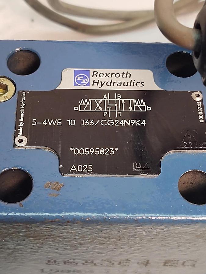 Used Rexroth D05 24 VDC Hydraulic Control Valve 5-4WE-10-J33/CG24N9K4 Arburg