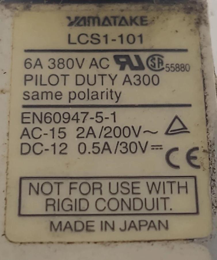 Used 🔥(2 PCS) LCS1-101 COMPACT LIMIT SWITCH YAMATAKE JAPAN