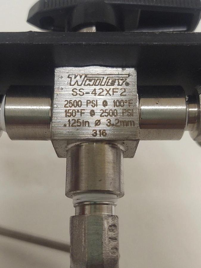 Used 🔥 Matheson Flow Rate Indicating Meter FM-1000 J1-4B101-J010 Whitey SS-42XF2