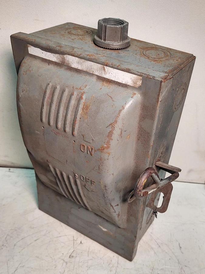 Used WH 60 AMP 240 VOLT FUSIBLE DISCONNECT SAFETY SWITCH W/45 AMP FUSES