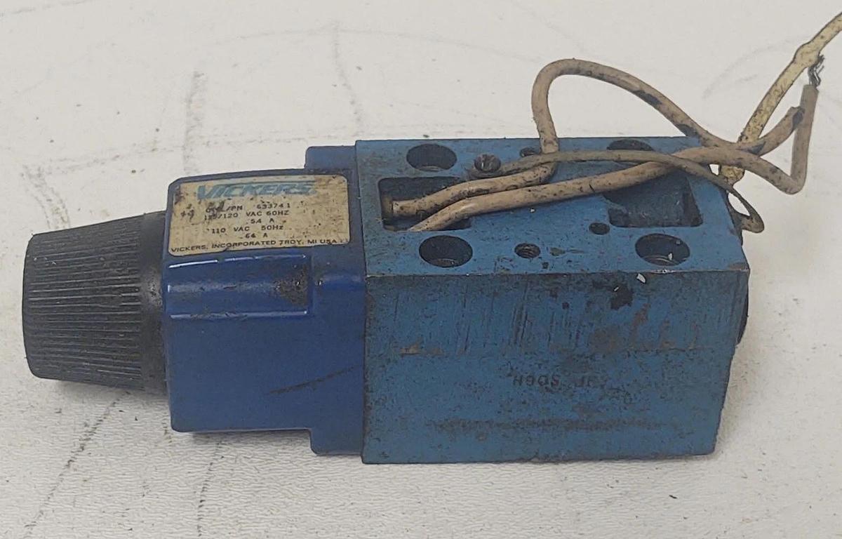 Used 🔥Eaton Vickers Single Solenoid Hydraulic Valve H90SUE 115V Coil 633741