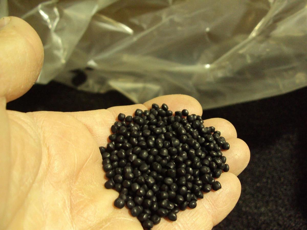 Black Concentrate Polypropylene Chroma MC8069 PP Colorant Plastic Pellets 5 Lbs