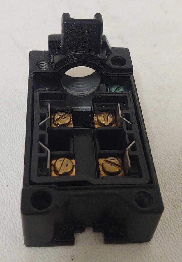 🔥 NEW General Electric CR215GR1 Limit Switch Receptacle Base