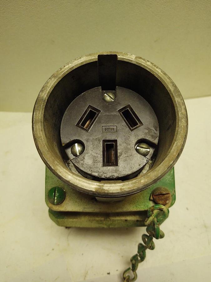 Used LARGE HUBBLE RALCO 3 POLE 3 WIRE 120 AMP 600 VAC THREADED PLUG 20S19 20-S-19