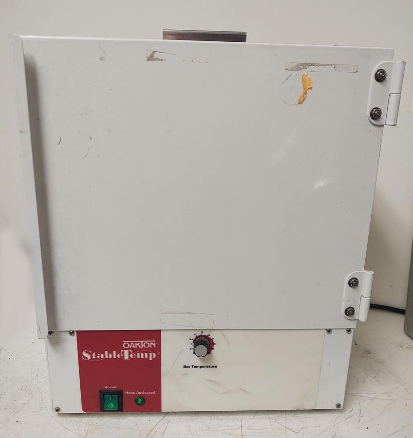 Used Oakton StableTemp 9071209 Gravity Convection Oven 05015-51 104°f-392°f 115VAC