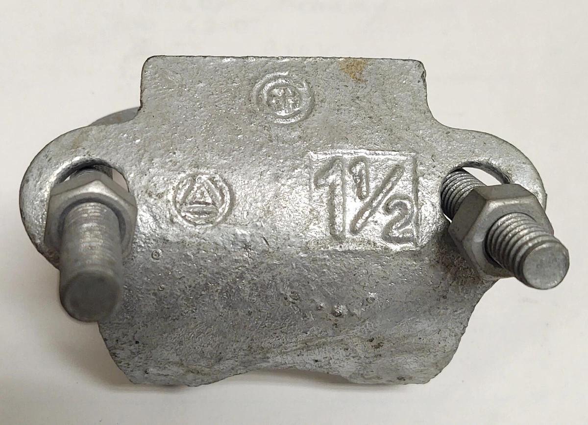 🔥 New (6 PCS) Conduit Clamp, 1-1/2", Malleable Iron, Right Angle 503251